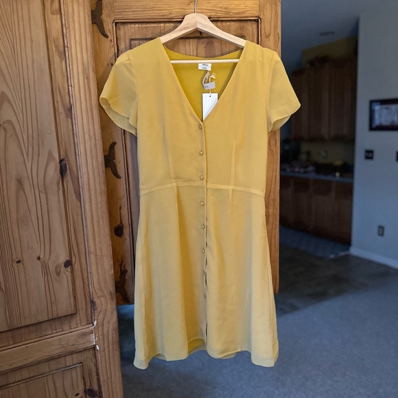 NWT Mini Dress From Aritzia - Picture 1 of 4